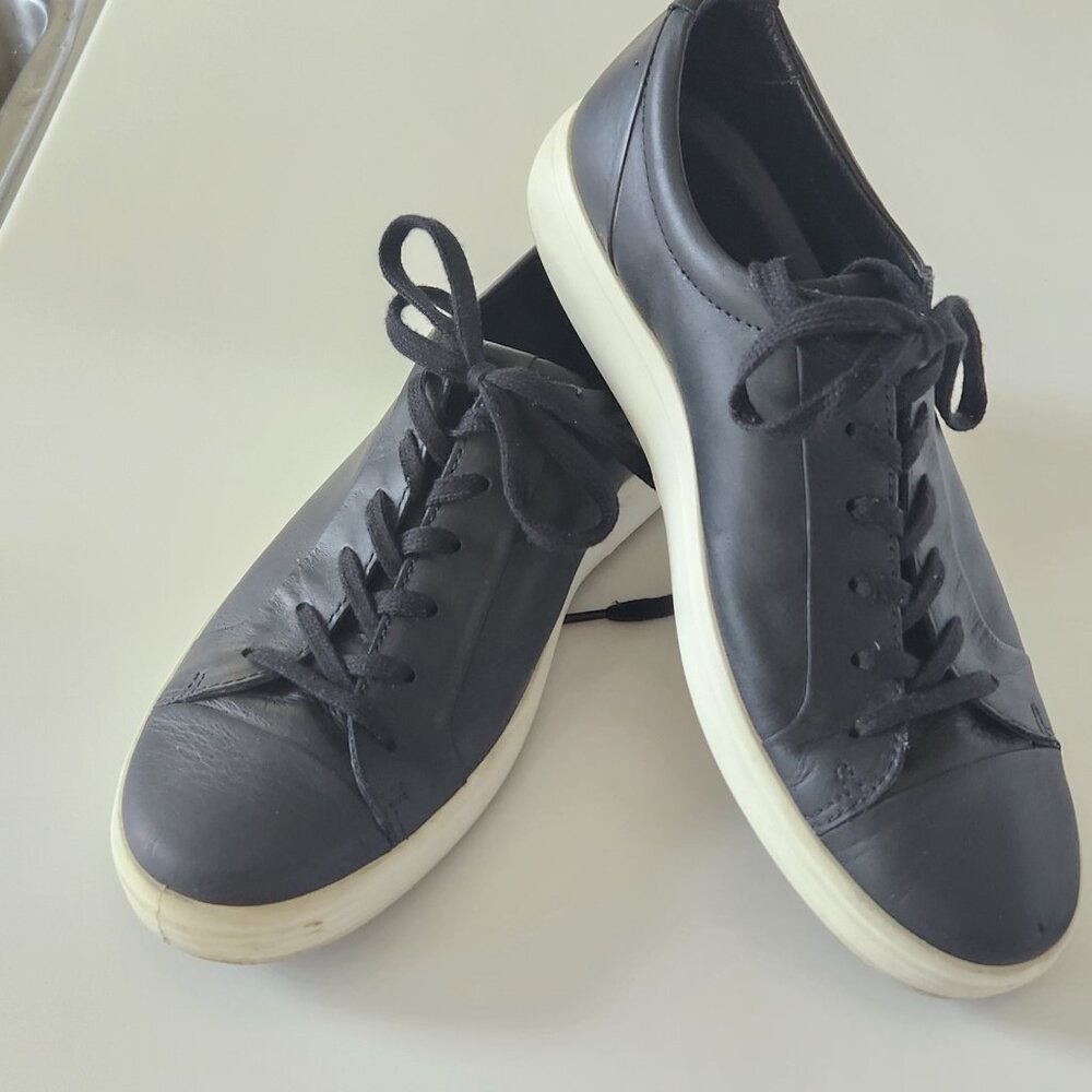 Ecco Men's Black Leather Lace-up Shoes. Size 8.5